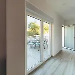 Apartment In Okrug Gornji