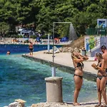 Awesome In Okrug Gornji Apartman