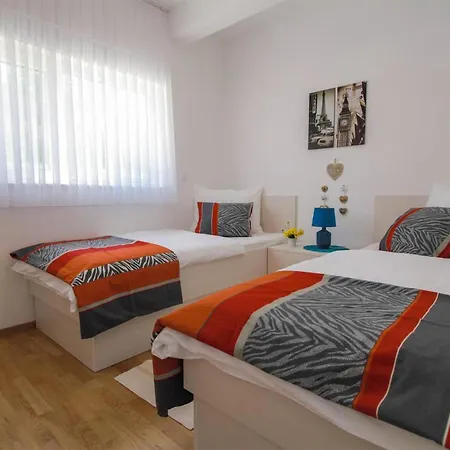 Awesome In Okrug Gornji Apartman *
