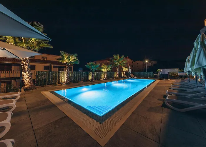 Appartement Awesome Apartment In Okrug Gornji *
