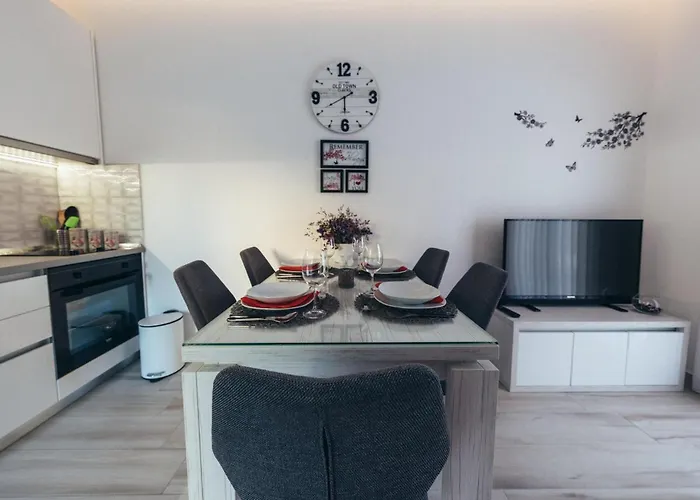 Awesome Apartment In Okrug Gornji Appartement *